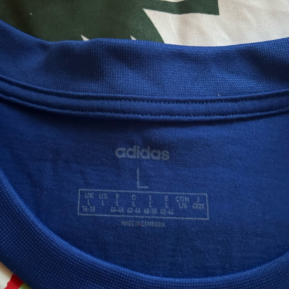 Adidas tropical toucan print cropped tee - Picture 2 of 3